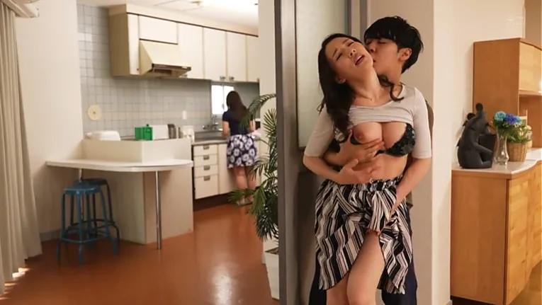 film sex hay Anh em kế tuy hay cãi nhau nhưng chuyện ấy thì hòa hợp lắm
